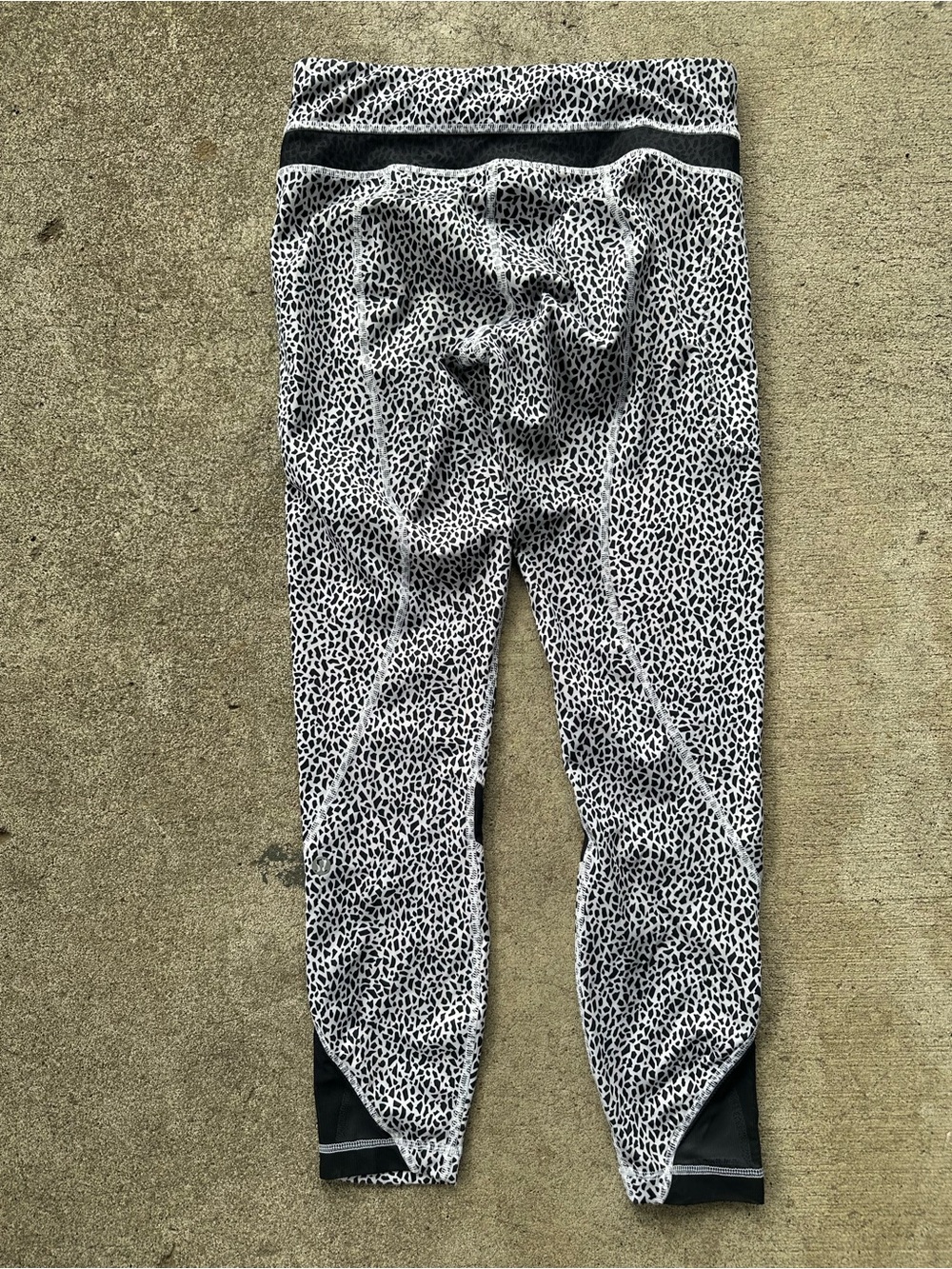 Lululemon Inspire Tight II in Miss Mosaic White Black Leggings